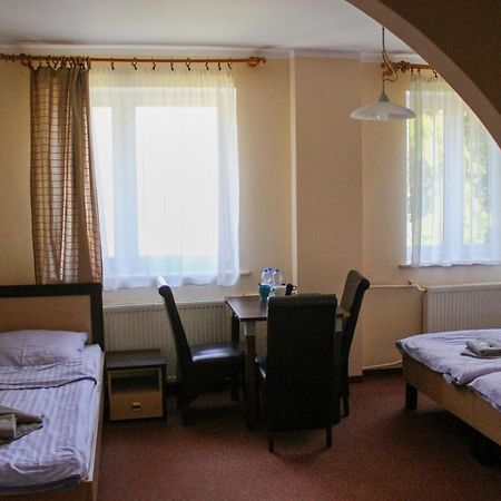 Pensjonat 4 Pory Roku Duszniki Zdrój Exterior foto